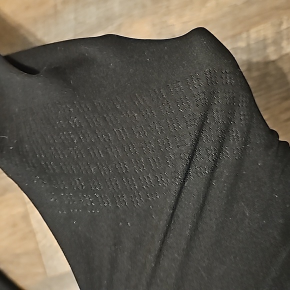 LULUEMON yoga pants - Picture 3 of 4